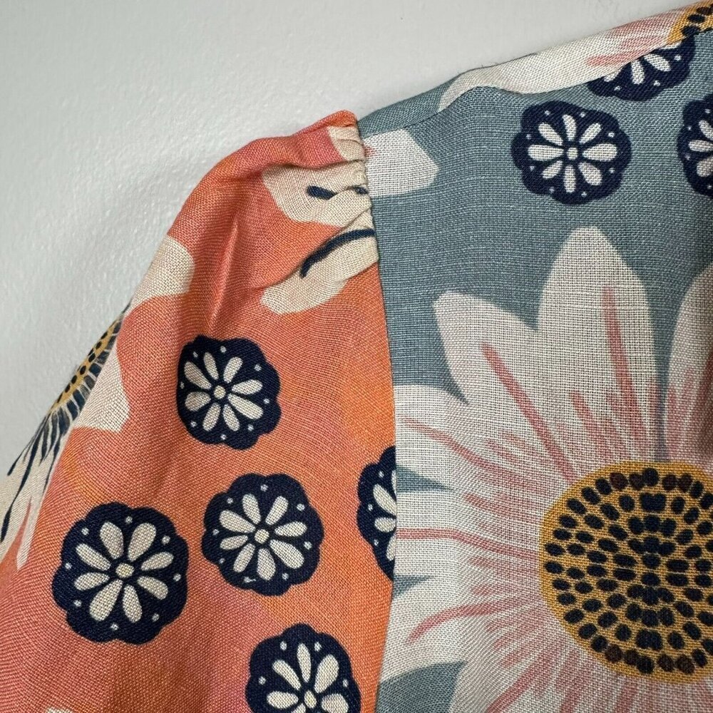 FARM Rio Coral & Sage Sunflower Print Short-Sleeve Button-Down - Picture 6 of 10